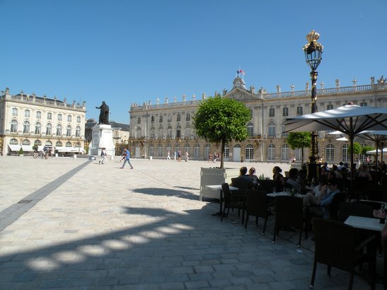  Hôtel de la Reine et Hôtel de Ville